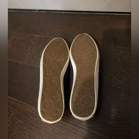 Tory Burch Navy Gold Flats , Size 8, Like New - Picture 4 of 4